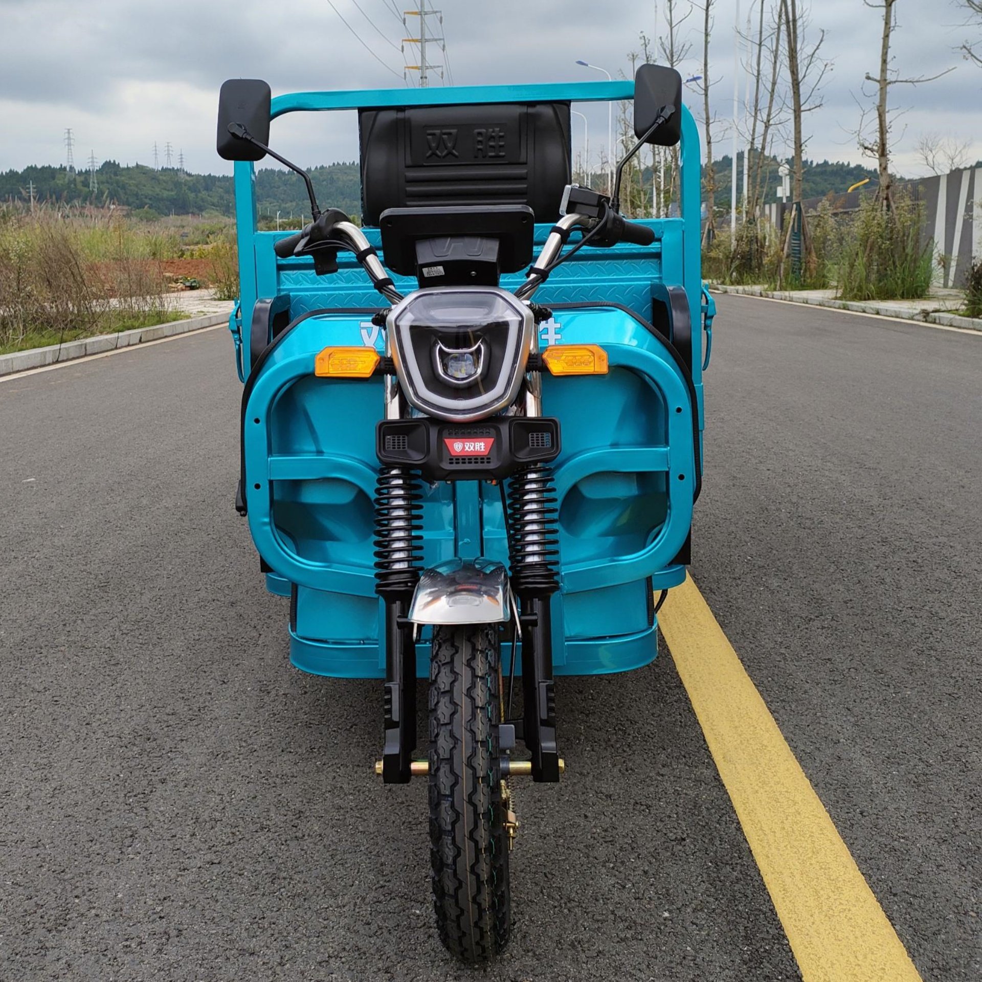 1000W Electric Tricycle with Automatic Rickshaw 60V Semi-Cabin Trucks for Urban & Rural Heavy Cargo Transport for Adults